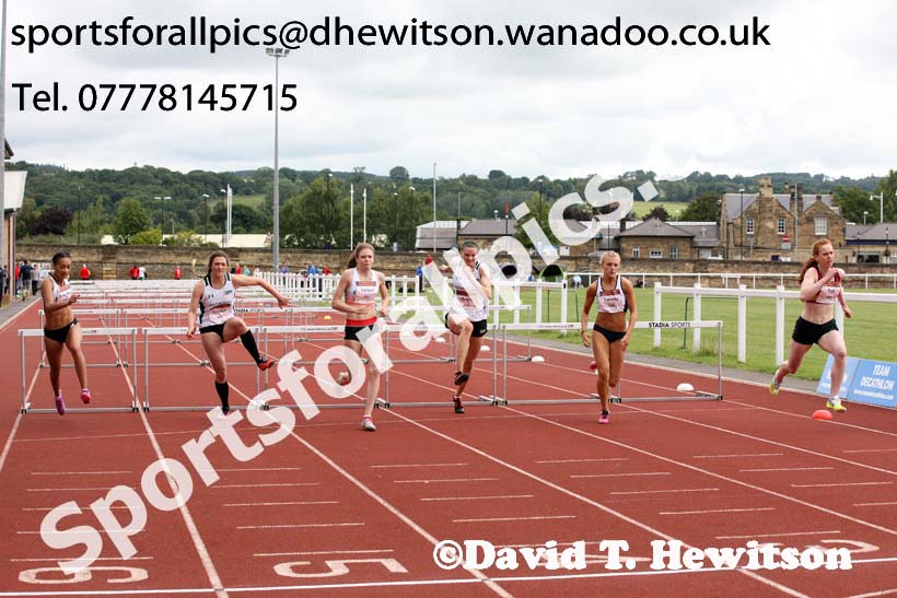 Womens under-20s 200 metres, EAP International Combined Events, Hexham Northumberland. Photo: David T. Hewitson/Sports for All Pics